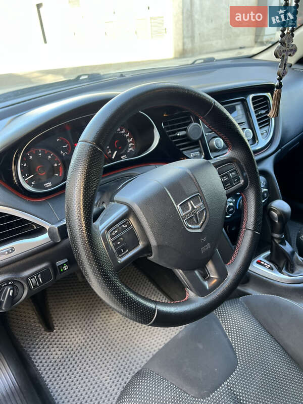 Седан Dodge Dart 2016 в Вишневом фото 17 Седан Dodge Dart 2016 в Вишневом