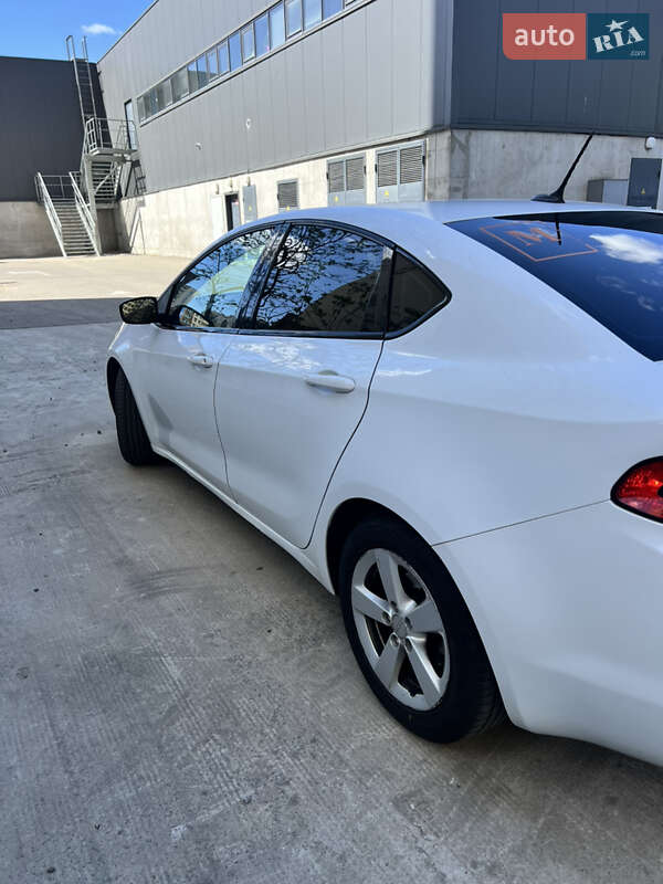 Седан Dodge Dart 2016 в Вишневом фото 23 Седан Dodge Dart 2016 в Вишневом