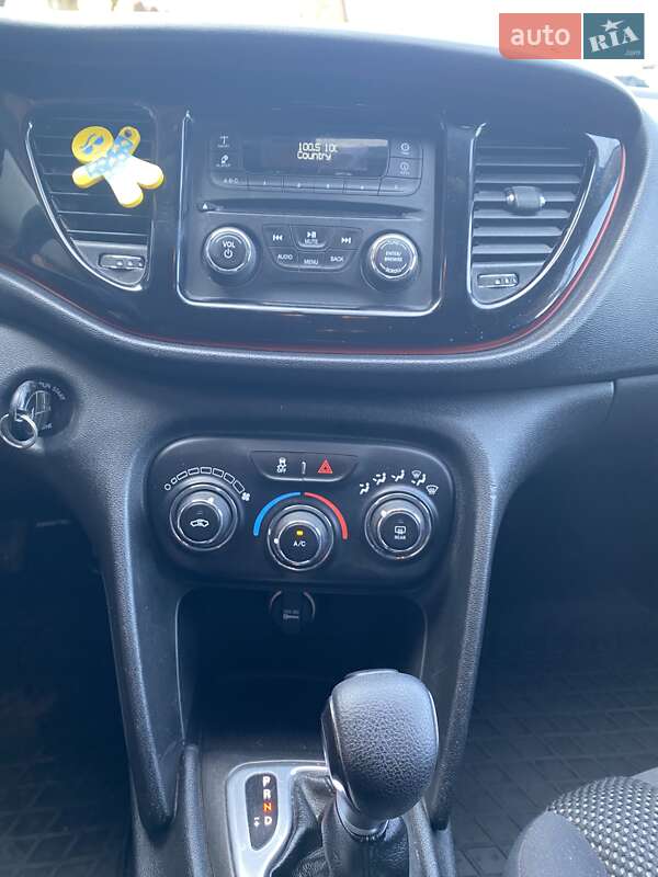 Седан Dodge Dart 2015 в Львові