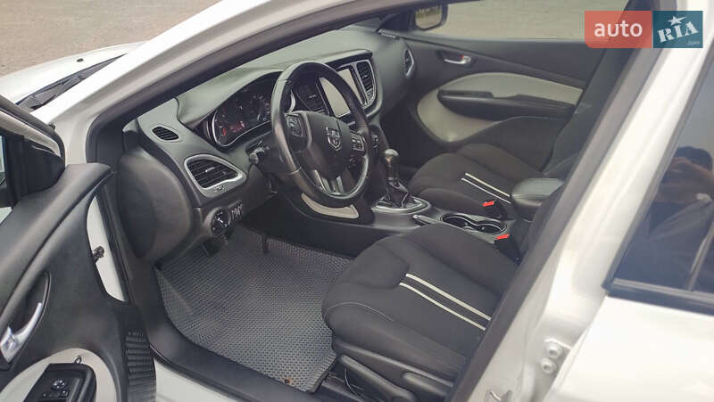 Седан Dodge Dart 2013 в Дубні