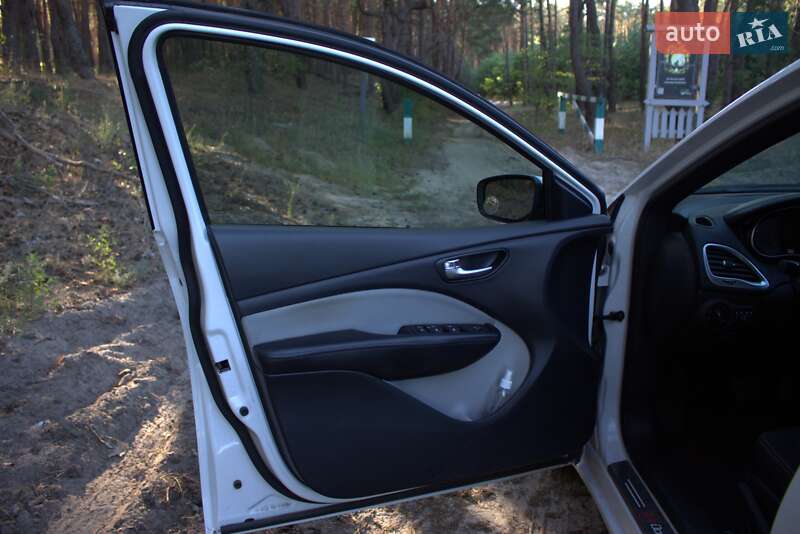 Седан Dodge Dart 2015 в Полтаве