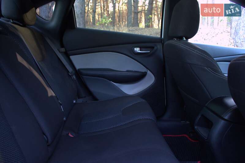 Седан Dodge Dart 2015 в Полтаве