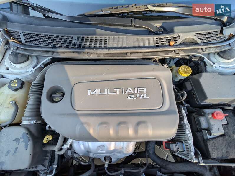 Седан Dodge Dart 2015 в Лубнах