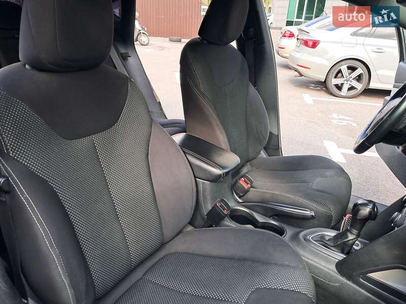 Седан Dodge Dart 2014 в Києві