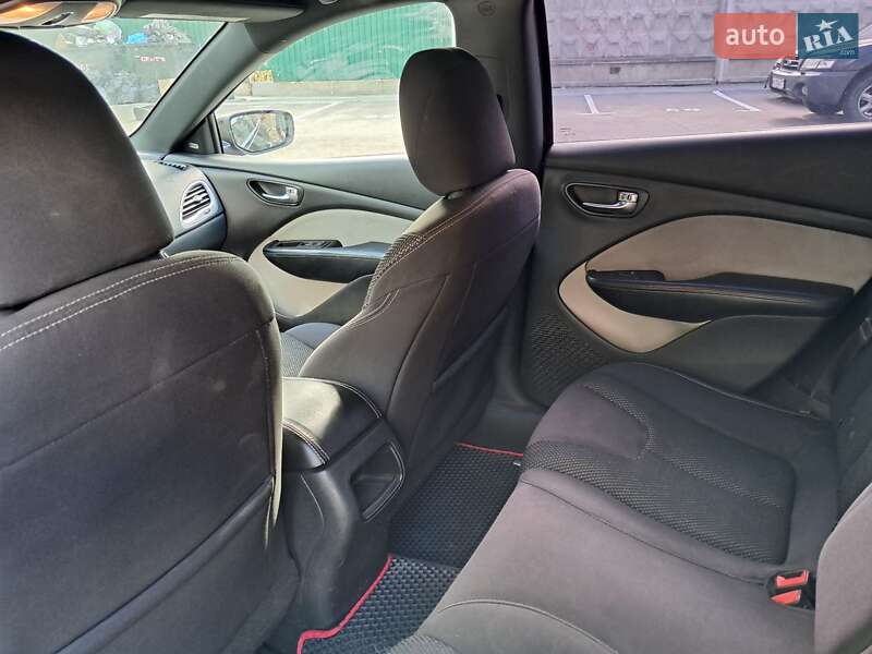 Седан Dodge Dart 2014 в Києві