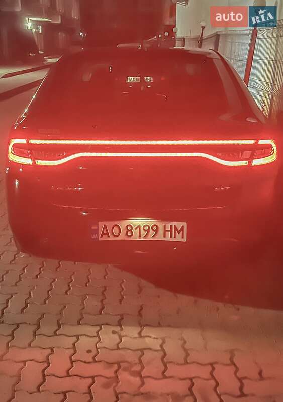 Седан Dodge Dart 2015 в Ужгороде