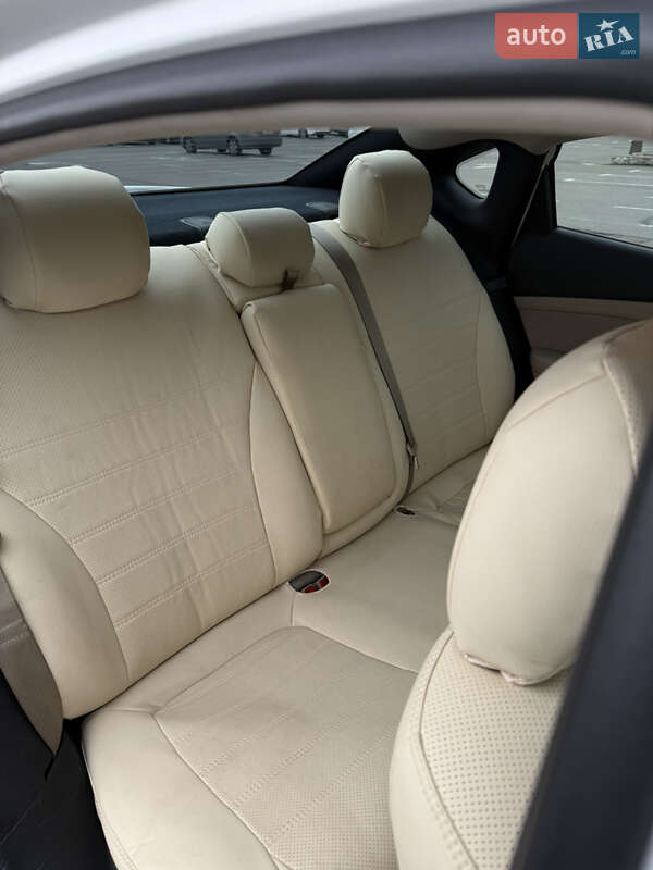 Седан Dodge Dart 2012 в Киеве