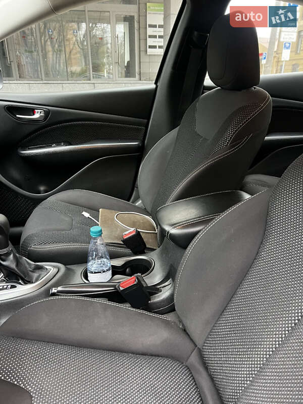 Седан Dodge Dart 2015 в Дніпрі