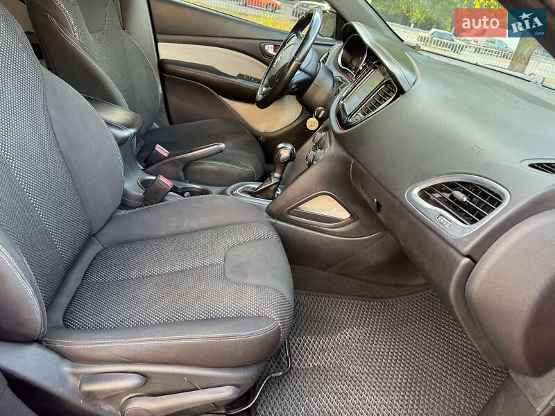 Седан Dodge Dart 2015 в Дніпрі