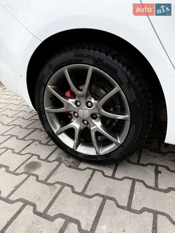 Седан Dodge Dart 2013 в Хмельницком