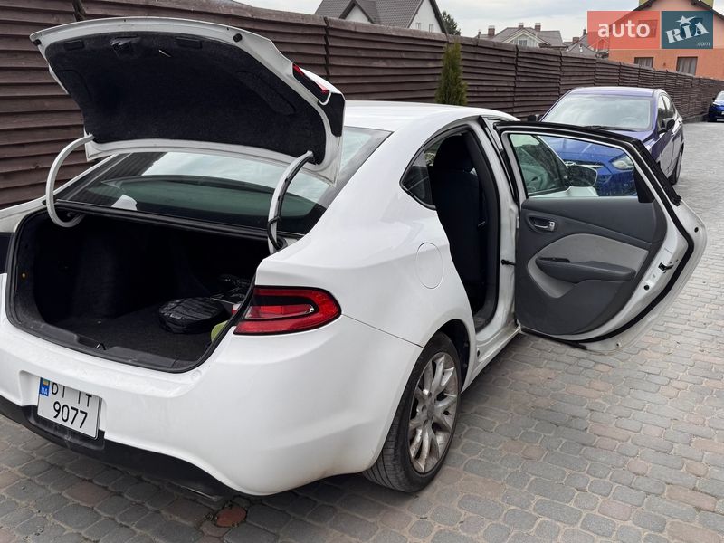 Седан Dodge Dart 2012 в Львові