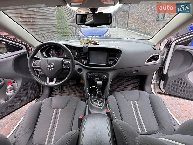 Седан Dodge Dart 2012 в Львові