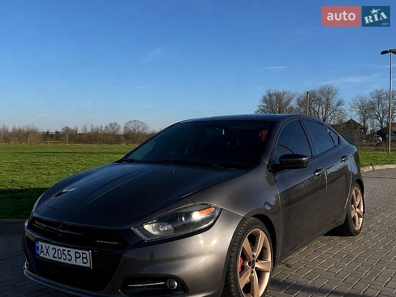 Седан Dodge Dart 2015 в Краснограді
