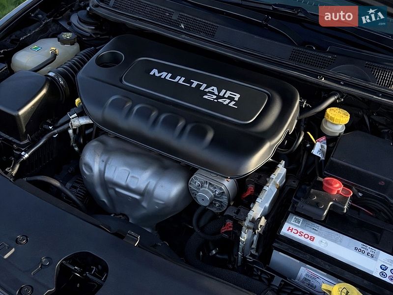 Седан Dodge Dart 2015 в Краснограді