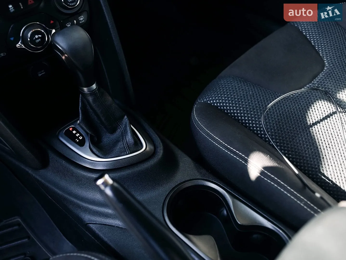 2015 Dodge Dart - мініатюра 8