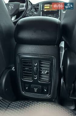 Внедорожник / Кроссовер Dodge Durango 2012 в 