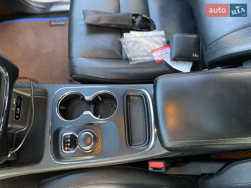 Внедорожник / Кроссовер Dodge Durango 2015 в Стрые
