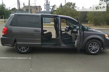 Минивэн Dodge Grand Caravan 2016 в Ивано-Франковске