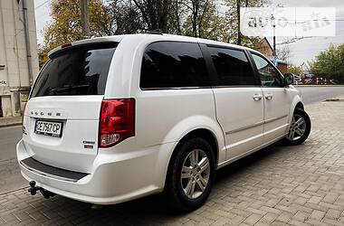 Минивэн Dodge Grand Caravan 2017 в Черновцах