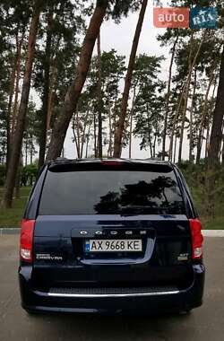 Минивэн Dodge Grand Caravan 2017 в 