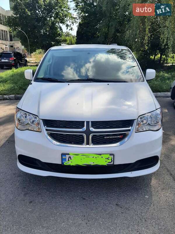 Мінівен Dodge Grand Caravan 2016 в Івано-Франківську
