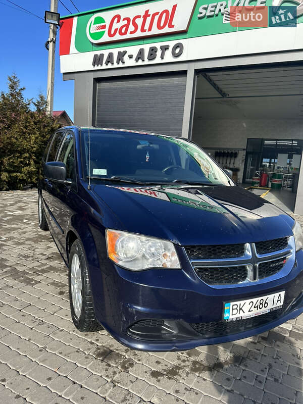Мінівен Dodge Grand Caravan 2014 в Чернівцях