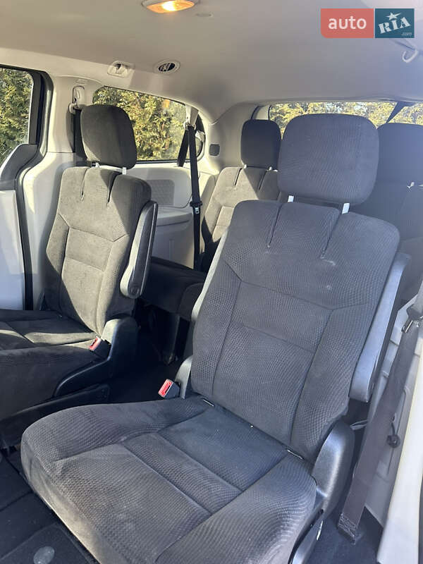 Мінівен Dodge Grand Caravan 2014 в Чернівцях