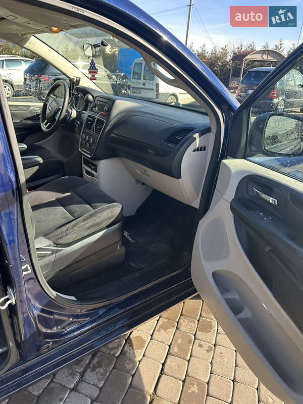 Мінівен Dodge Grand Caravan 2014 в Чернівцях