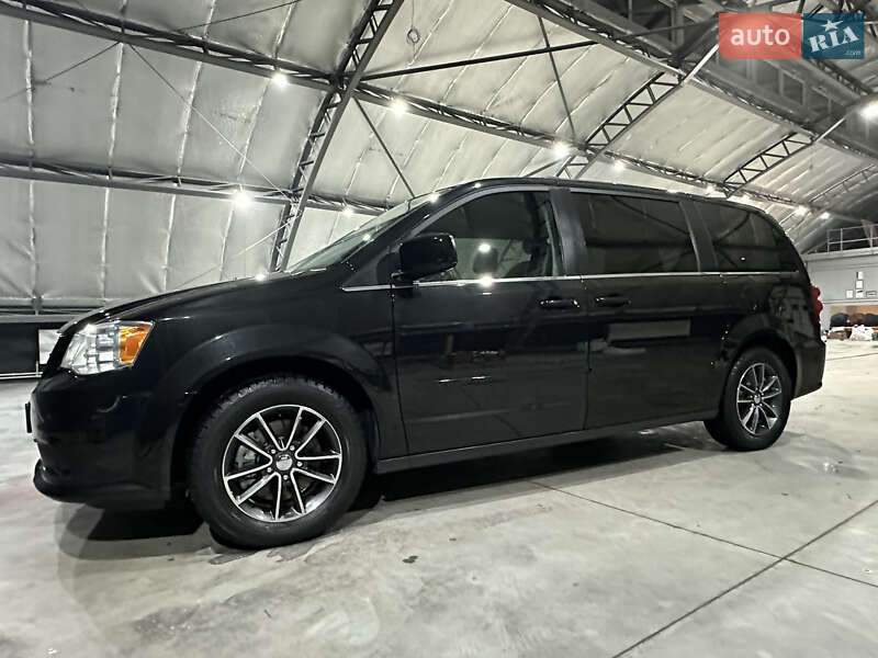 Мінівен Dodge Grand Caravan 2016 в Львові фото 3 Мінівен Dodge Grand Caravan 2016 в Львові