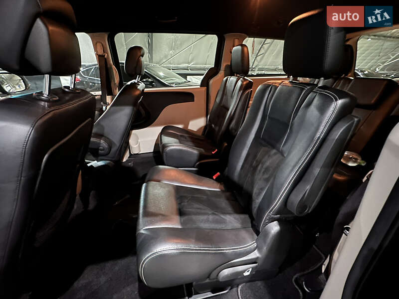 Мінівен Dodge Grand Caravan 2016 в Львові фото 13 Мінівен Dodge Grand Caravan 2016 в Львові