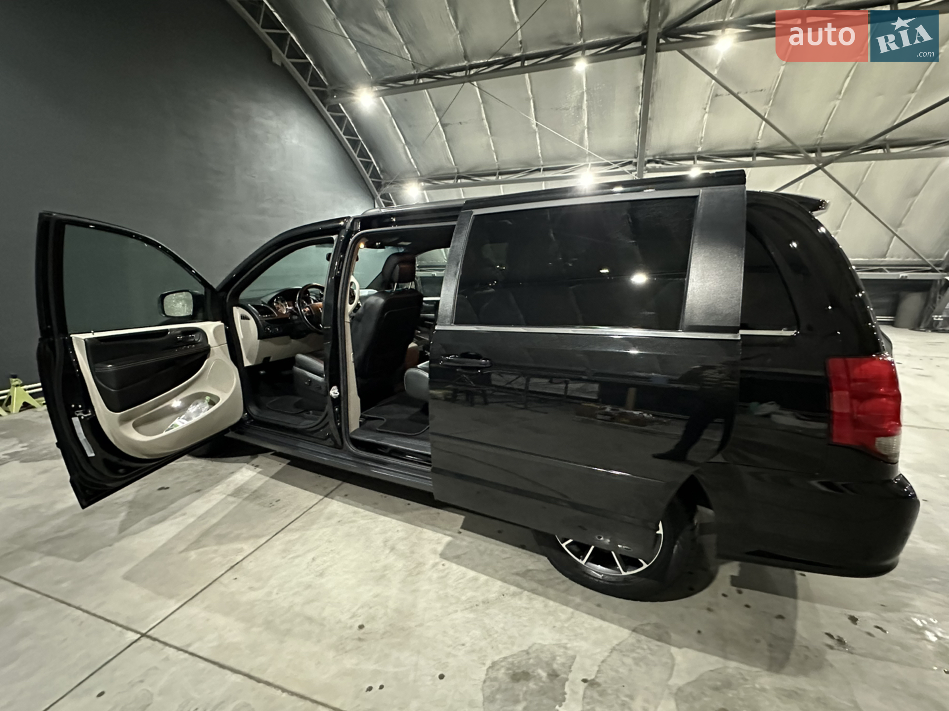 2016 Dodge Caravan - мініатюра 18