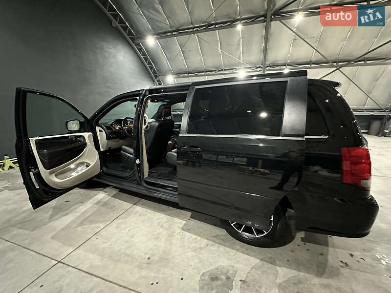 Мінівен Dodge Grand Caravan 2016 в Львові фото 18 Мінівен Dodge Grand Caravan 2016 в Львові