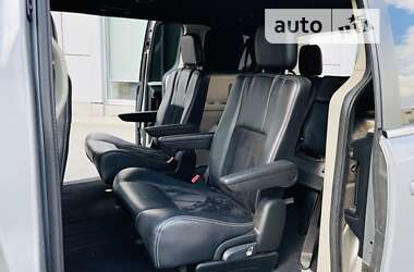 Минивэн Dodge Grand Caravan 2017 в Киеве