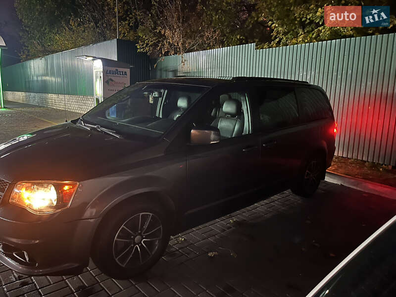 Минивэн Dodge Grand Caravan 2016 в Киеве фото 4 Минивэн Dodge Grand Caravan 2016 в Киеве
