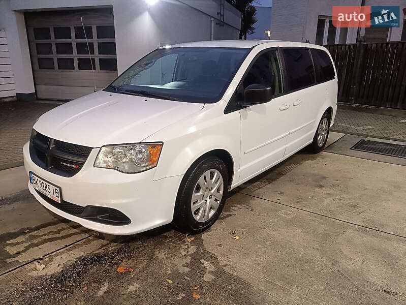 Минивэн Dodge Grand Caravan 2016 в Березному