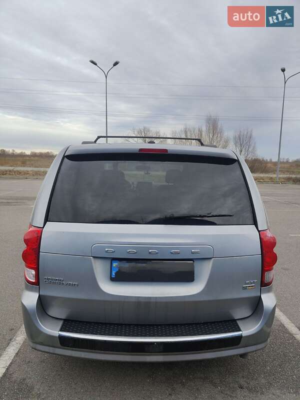 Минивэн Dodge Grand Caravan 2016 в Вышгороде