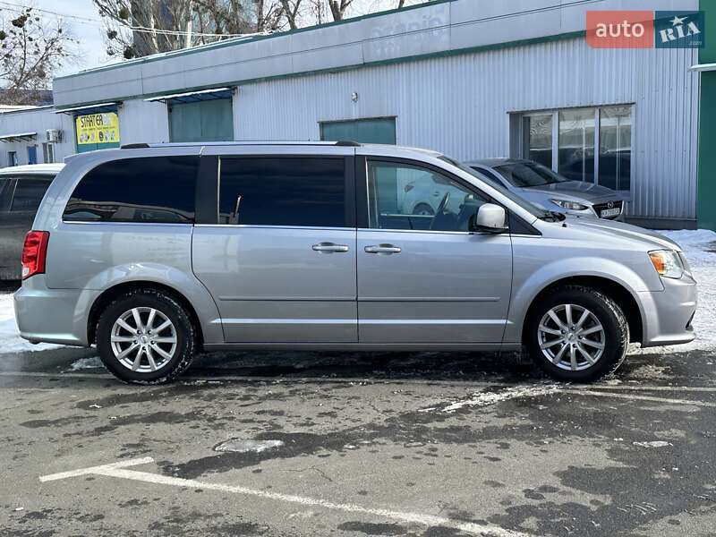 Мінівен Dodge Grand Caravan 2017 в Києві