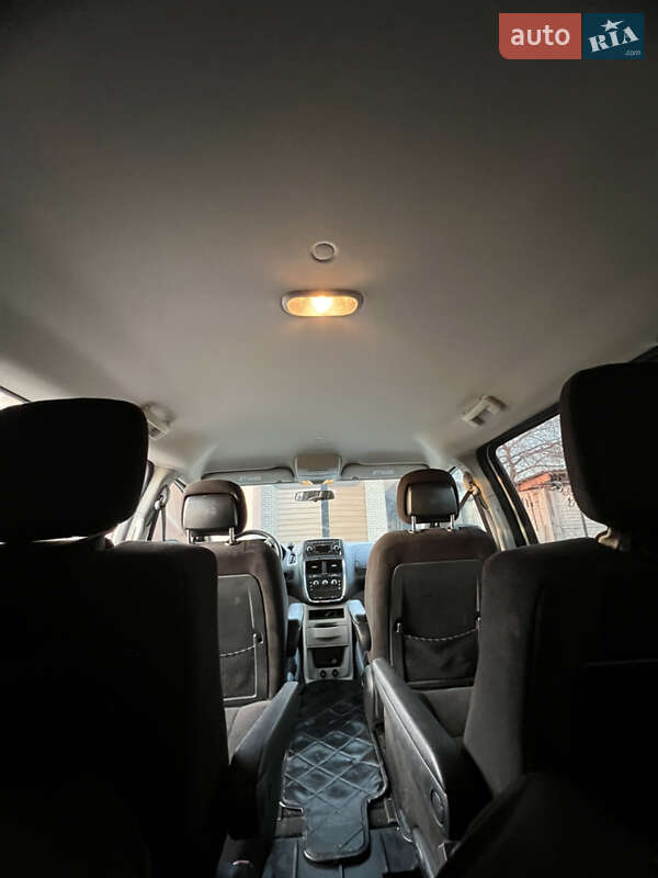 Мінівен Dodge Grand Caravan 2014 в Рівному