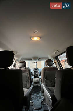 Минивэн Dodge Grand Caravan 2014 в 