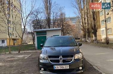 Минивэн Dodge Grand Caravan 2017 в Киеве