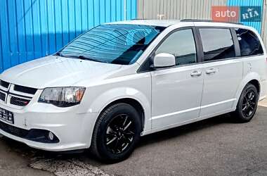 Минивэн Dodge Grand Caravan 2019 в Киеве