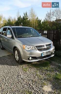 Минивэн Dodge Grand Caravan 2020 в 