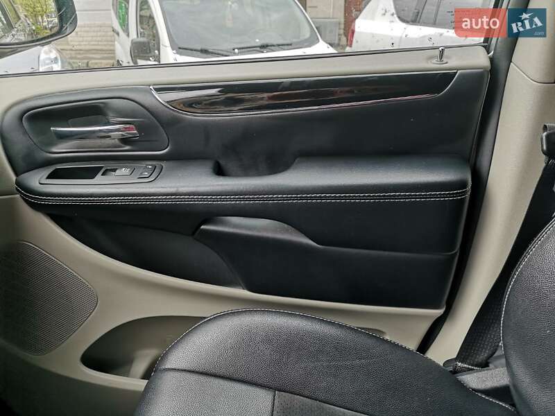 Минивэн Dodge Grand Caravan 2020 в Львове фото 34 Минивэн Dodge Grand Caravan 2020 в Львове