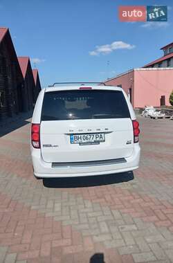 Мінівен Dodge Grand Caravan 2017 в 