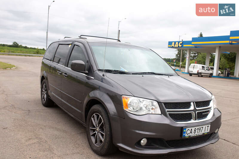 Мінівен Dodge Grand Caravan 2017 в Умані