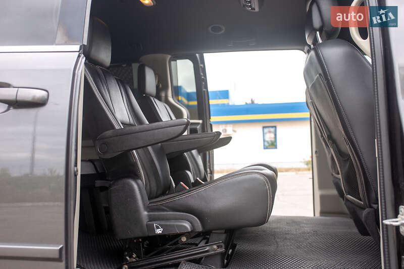 Мінівен Dodge Grand Caravan 2017 в Умані