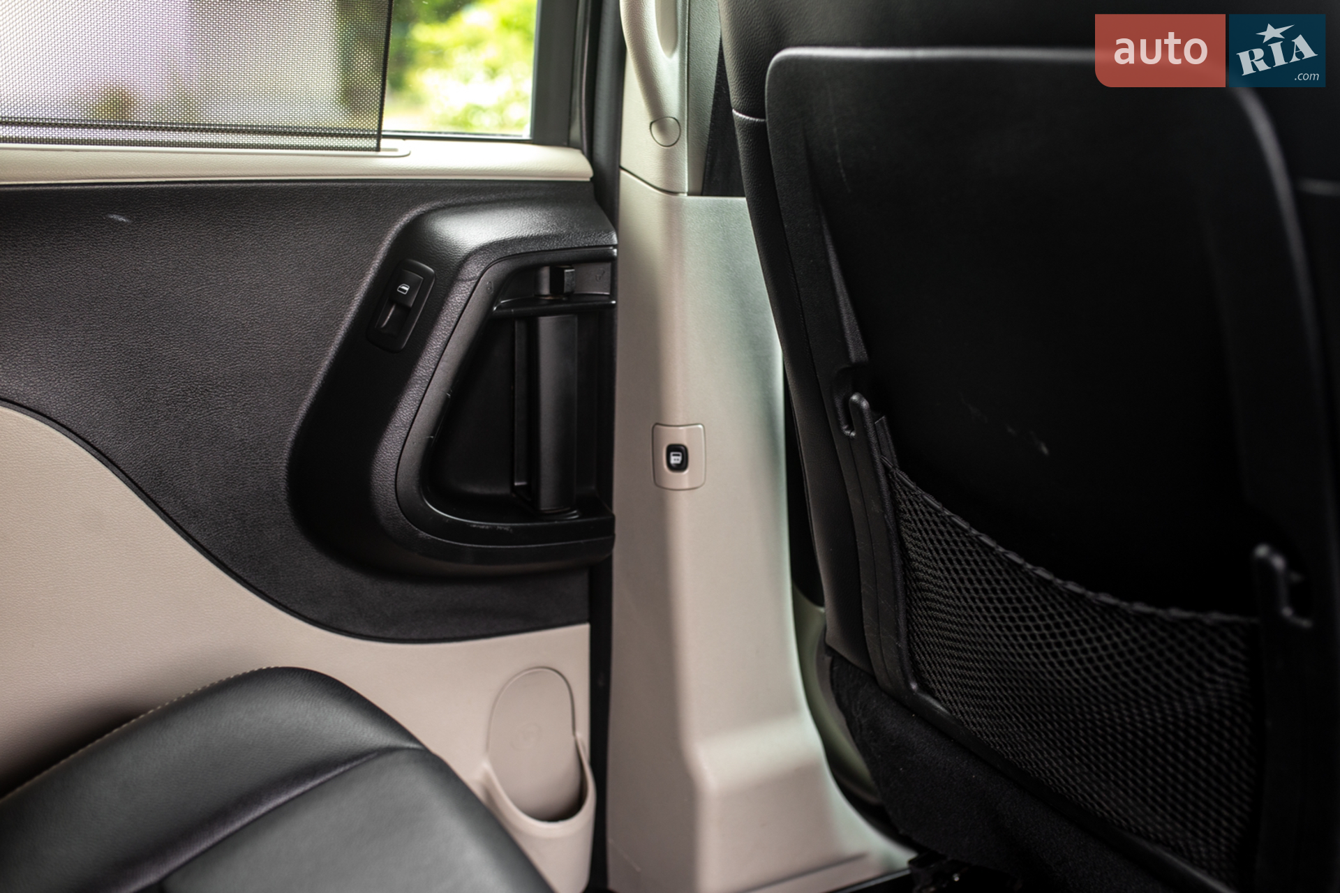 2017 Dodge Caravan - мініатюра 23