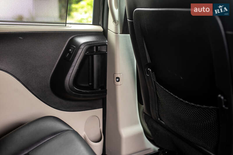 Мінівен Dodge Grand Caravan 2017 в Умані