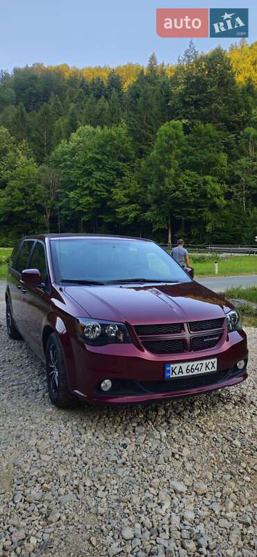 Минивэн Dodge Grand Caravan 2018 в Киеве фото 2 Минивэн Dodge Grand Caravan 2018 в Киеве