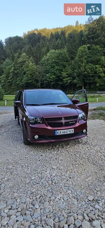 Минивэн Dodge Grand Caravan 2018 в Киеве фото 8 Минивэн Dodge Grand Caravan 2018 в Киеве